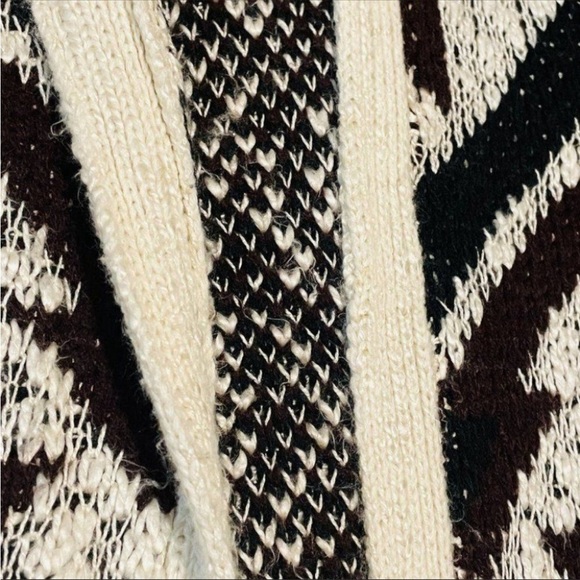 Saks Fifth Avenue fringe Boho Aztec, tribal print, open cardigan sweater M/L - Picture 10 of 13